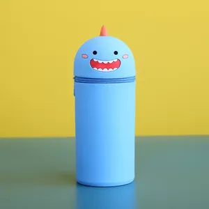 Trousse à crayons ronde 3D en silicone pour enfants, motif dessin animé, avec fonction anti-stress à bulles, format portefeuille et étui en plastique - Product Image 5