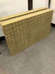 Les fabricants vendent des panneaux <span class=keywords><strong>d</strong></span>'isolation thermique industrielle en <span class=keywords><strong>laine</strong></span> de roche spéciale, avec une armature en treillis métallique composite en <span class=keywords><strong>acier</strong></span>. - Product Image 3