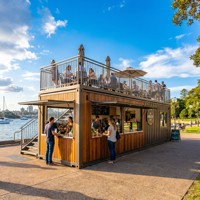 Kiosque de café préfabriqué en conteneur côtier à double étage de 30 pieds, bar préfabriqué en conteneur, bureau à domicile, bar extérieur