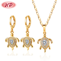 Ensemble de bijoux vintage tortue noire plaqué or 18 carats collier à breloques animaux rétro et boucles d'oreilles ensembles de bijoux de mode