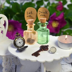 45 Peças de Mini Frascos de Vidro Quadrados Coloridos para Feitiços e Desejos, com Rolhas, Parafusos de Olho e Funis, para Artesanato DIY - Product Image 5