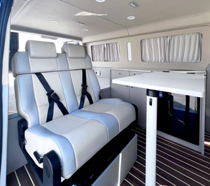 <span class=keywords><strong>Fourgon</strong></span> <span class=keywords><strong>aménagé</strong></span> Sinotruk Pioneer, norme d'émissions nationale V, à empattement court, toit bas, automatique, bleu ciel, blanc Land Rover - Product Image 4