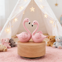 YIYU Boîte à musique rotative flamant rose romantique à mouvement rapide en bois de hêtre, mécanisme 8 tons, cadeau créatif pour la Saint-Valentin, son 30s