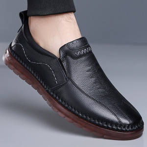 Mocasines de cuero vacuno para hombre, sin cordones, punta redonda, suela de goma, entresuela de EVA, forro de malla, zapatos casuales para todas las estaciones - Product Image 1