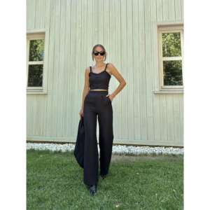 Elegante Conjunto de Traje Negro Tejido para Mujer, Chaqueta Corta y Pantalones con Detalles de Botones, Top Corto a Juego - Product Image 3