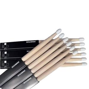 <span class=keywords><strong>Baquetas</strong></span> de Madera de Arce Natural al por Mayor de Fábrica, 5A 7A 2B 5B, Puntas de Nailon para Práctica, Se Acepta Logotipo Personalizado - Product Image 1