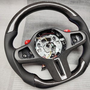 Volante Deportivo Personalizado de Fibra de Carbono M Sport de Fábrica J Auto Direct para G20/G30/G31/G32 - Negro con Costuras Personalizadas en Forma de D - Product Image 4
