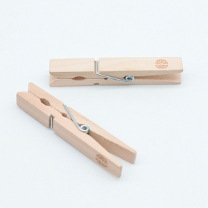 Ensemble de pinces en bois naturel avec logo personnalisé dans une boîte en papier kraft <span class=keywords><strong>pour</strong></span> les cadeaux de mariage, les sacs en papier, les pinces à <span class=keywords><strong>linge</strong></span>, la suspension de photos - Product Image 1