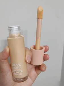 Base de Maquillaje de Cobertura Total con Ácido Hialurónico HQ Mixed Proc Discount, Acabado Mate Impermeable y de Larga Duración para Piel Grasa y Mixta - Product Image 4