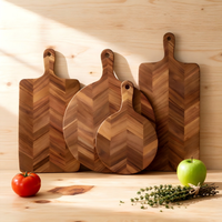 Planche à découper en bois d'acacia à motif chevrons, plateau de service pour steak et pizza, plateau à fromage, plateau de service de cuisine, planche à découper