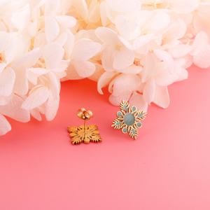 Pendientes de Moda 2022, Chapados en Oro, con Diseño de Frutas, Limón y Astronauta, con Anillo de Acero Inoxidable - Product Image 3