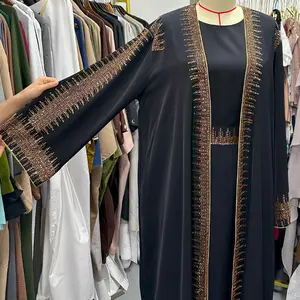 Timur Tengah pakaian kustom mewah Kaftan Abaya hitam Set gaun Dubai dihiasi manik-manik batu Abaya