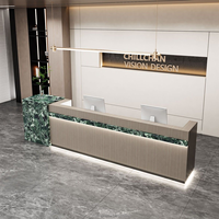 Bureau de réception moderne en marbre personnalisé avec éclairage LED, pour salons de beauté, bureaux, hôpitaux, hôtels et écoles. Mobilier de bureau