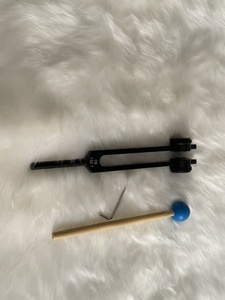 Ymby อะลูมิเนียมอัลลอยสีดำ OM 136.1Hz ส้อมเสียงบำบัดโยคะเสียงการทำสมาธิฮวงจุ้ยอ่างอาบน้ำ - Product Image 6