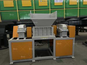 Broyeur à deux arbres de bonne qualité Barils en acier de fer Machine de déchiquetage à double axe - Product Image 3