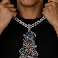 Colgante Premium de Alta Calidad con Diseño 3D de Hércules Sosteniendo un Globo Dragón, Estilo Hip Hop para Actuaciones de Rap y Uso en Discotecas
