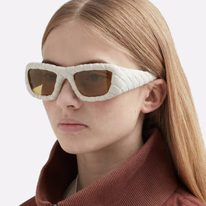 Gafas de sol con montura cuadrada de piel sintética para mujer, protección UV400, montura negra de PC, gafas de sol de clase 2, gafas para ciclismo al aire libre - Product Image 4