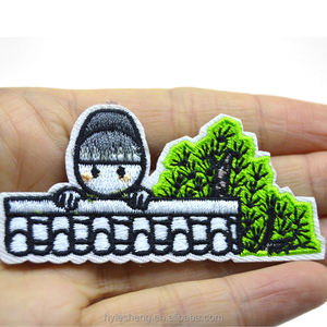 纸箱刺绣标签专业工厂补丁刺绣徽章质量上乘价格优惠贴纸缝在铁上 - Product Image 2