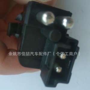 สวิตช์ไฟเบรก HX-5682 0015450109 A0005457709 สำหรับเปลี่ยนในรถยนต์ ผลิตจากพลาสติกไฟฟ้า ผลิตในประเทศจีน - Product Image 4