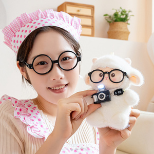 Peluche personnalisée OEM/ODM en forme de photographe <span class=keywords><strong>mouton</strong></span> avec lunettes et appareil photo - Adorable poupée en peluche <span class=keywords><strong>mouton</strong></span> personnalisée pour cadeaux et décoration - Product Image 4