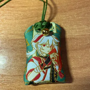 Zhongli <span class=keywords><strong>Hu</strong></span> <span class=keywords><strong>Tao</strong></span> Yao Miko Popular juego bidimensional personaje bordado artesanía punto de cruz talismán mismo bolso de la suerte encanto - Product Image 5