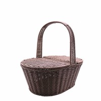Panier de ménage d'hôtel en rotin PP tressé avec poignée de transport pour le rangement des serviettes et des produits de nettoyage dans les chambres d'hôtes