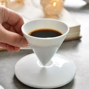 Уникальный набор кофейных чашек неправильной формы конуса белая фарфоровая чашка эспрессо с блюдцем