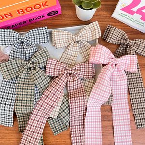 Jepit Rambut Pita Panjang Dua Lapis Motif Kotak-kotak Houndstooth Klasik untuk Anak Perempuan, Aksesoris Rambut Gingham untuk Kuncir Kuda - Product Image 1