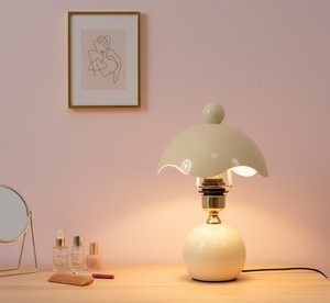 Lampe de table LED à base en bois, blanc chaud 2700K, commande tactile, design minimaliste, hauteur 37cm, alimentée par batterie, lumière de nuit à intensité variable - Product Image 1
