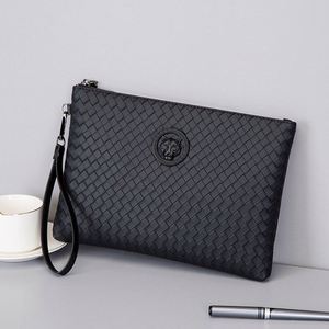 Bolso de Mano de Cuero Genuino para Hombre, Marca Contact's, Antirrobo, con Cierre Codificado, de Lujo - Product Image 3