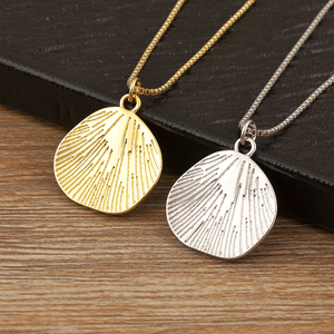 QIKU New Trendy Irregular Geometric Copper Charm Anhänger Halskette 2 Farben Wahl für Frauen Männer Mode Vielseitige Schmuck geschenke - Product Image 1