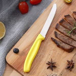 Lot de 12 couteaux à steak à bord dentelé, manches ergonomiques en plastique, pour une coupe efficace de la viande, couteaux de table pour la maison et la restauration - Product Image 2