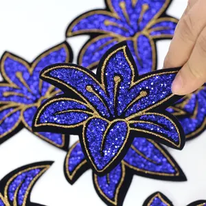 Toppe di paillettes ricamate lucide di nuovo Design Iron on Flower per abbigliamento