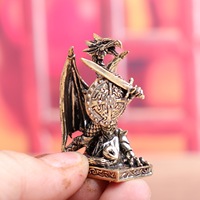 Statue de guerrier dragon en laiton, ornement de bureau, ornement de griffon de la mythologie européenne, décoration rétro Feng Shui pour la maison