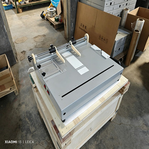 Macchina per la produzione di custodie rigide manuali per post-lavorazione con posizionamento preciso, <span class=keywords><strong>dimensioni</strong></span> 700x570mm - Product Image 3