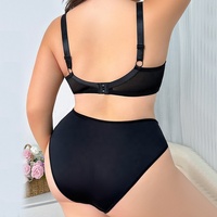 Ensemble Lingerie Féminine Sexy et Élégante Grande Taille avec Soutien-Gorge Minimiseur Sans Doublure à Armatures en Dentelle et Culotte XXXXL
