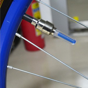 Lumière LED néon pour valve de pneu de vélo, de <span class=keywords><strong>voiture</strong></span>, de roue de vélo, valve de pneu, lumière de valve de pneu - Product Image 5