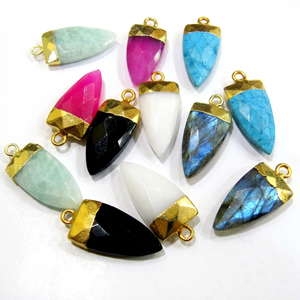 Pendentif en pierre précieuse naturelle en forme de flèche, connecteurs à boucle unique, plaqué or 24 carats - Product Image 1