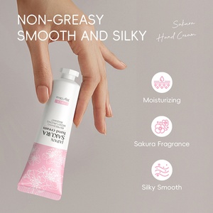 Crème pour les mains LAIKOU 30g avec vitamine C, crème hydratante pour les mains au sakura du Japon, pour une peau lisse, rafraîchissante et éclatante - Product Image 4