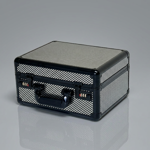 Boîte de rangement personnalisable en aluminium pour cartes de sport, étui de transport pour cartes gradées, étui rigide pour cartes. - Product Image 5
