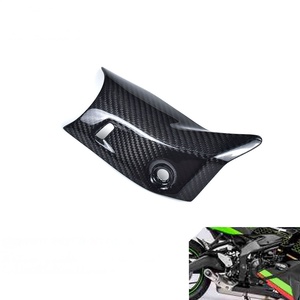 Cache d'échappement en fibre de carbone sèche 3K pour Kawasaki Ninja ZX-25R 2020+ - Product Image 1