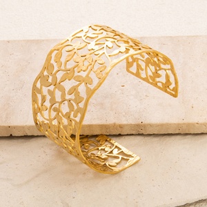 Brazalete Vikingo Ancho de Acero Inoxidable Chapado en Oro de 18K para Mujer, Adorno Delicado para la Mano, No se Desvanece, Pulseras Modernas y a la Moda - Product Image 4