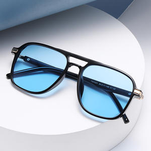 Gafas de sol cuadradas Retro Tr90 56-17-146 Uv400, gafas de moda unisex ligeras para hombres y mujeres, estilo callejero - Product Image 1