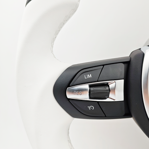 Volant sport <span class=keywords><strong>M</strong></span> à fond plat en cuir blanc sans palettes de changement de vitesse pour <span class=keywords><strong>BMW</strong></span> F10 F15 F16 F25 F26 F20 F22 F30 F33 F36 - Product Image 4