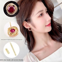 Französischer Vintage-Stil Rubinrote Kupfer-Creolen Zirkon Farbige Edelstein-Ohrstecker Schmuck für Frauen
