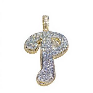 Colgante Personalizado con Letra Inicial 'P' en Moissanita Certificada de Lujo, Plata 925, Estilo Hip Hop para Raperos - Product Image 1