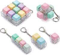 Porte-clés mécanique LED avec capuchon de touche, jouet anti-stress et décompression, macaron, couleurs variées