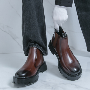 128 Derniers modèles de chaussures d'hiver pour hommes en dropshipping, bottes <span class=keywords><strong>Chelsea</strong></span> en cuir à <span class=keywords><strong>semelle</strong></span> épaisse, bottes à la cheville marron - Product Image 1