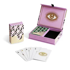 Kunden spezifische Luxus Magnet deckel Verschluss Buch Stil Poker Spielkarte Verpackung Geschenk box