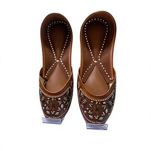 BS INTERNATIONAL Zapatos de Diseñador con Bordado de Cuero de Búfalo y Patrón Floral, Última Moda en Tendencias 2026 - Product Image 4